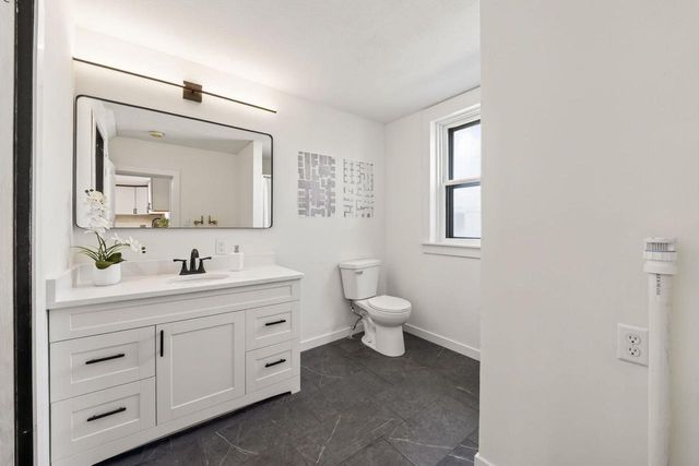 129 W Oak Grove Street, Juneau, WI 53039