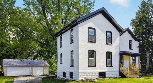129 W Oak Grove Street, Juneau, WI 53039