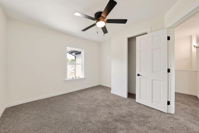 129 W Oak Grove Street, Juneau, WI 53039