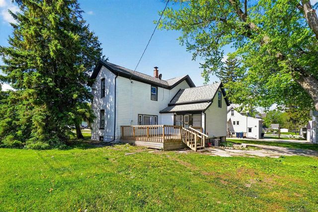 129 W Oak Grove Street, Juneau, WI 53039