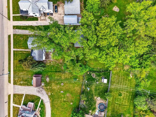 129 W Oak Grove Street, Juneau, WI 53039