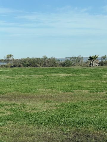 1069 Joy, Gilchrist, TX 77617