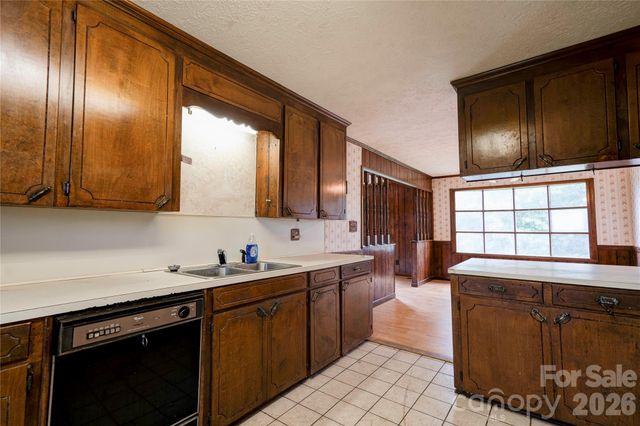 3016 Longwood Drive, Shelby, NC 28152
