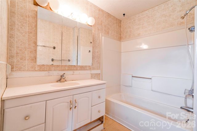 3016 Longwood Drive, Shelby, NC 28152