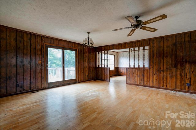 3016 Longwood Drive, Shelby, NC 28152
