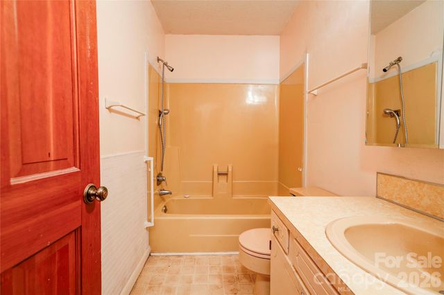 3016 Longwood Drive, Shelby, NC 28152