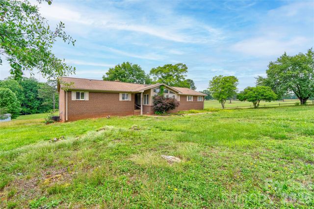 3016 Longwood Drive, Shelby, NC 28152
