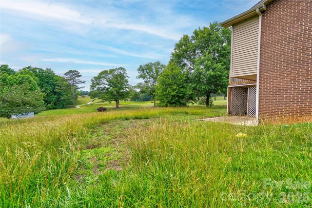 3016 Longwood Drive, Shelby, NC 28152