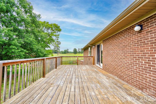 3016 Longwood Drive, Shelby, NC 28152