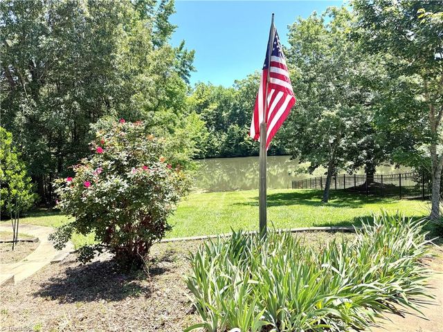 618 Wigeon Drive, Greensboro, NC 27455
