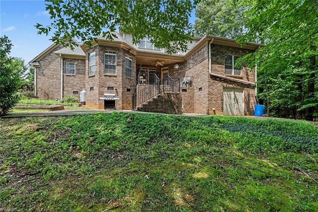 618 Wigeon Drive, Greensboro, NC 27455