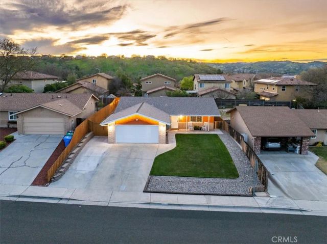 1635 Wade, Paso Robles, CA 93446