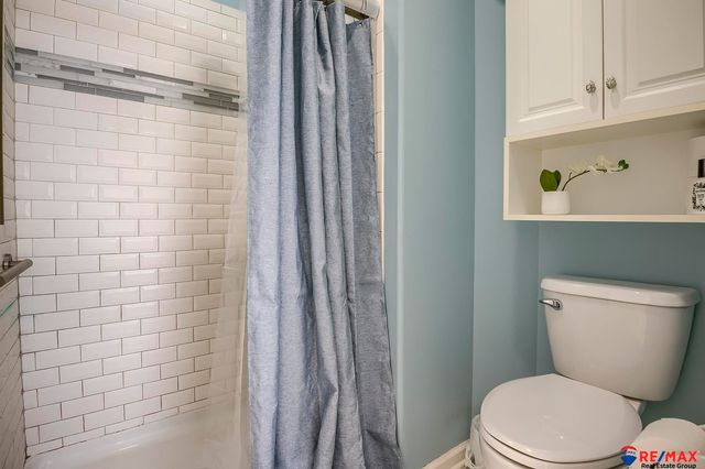 724 Villa Plaza, Papillion, NE 68046