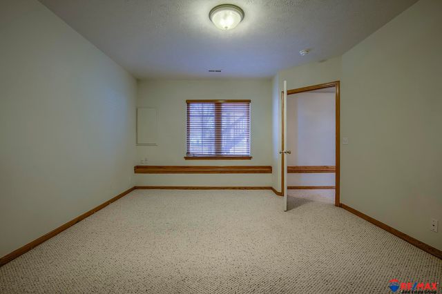 724 Villa Plaza, Papillion, NE 68046