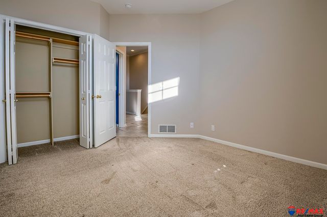 724 Villa Plaza, Papillion, NE 68046