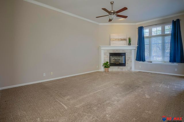 724 Villa Plaza, Papillion, NE 68046