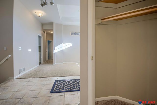 724 Villa Plaza, Papillion, NE 68046