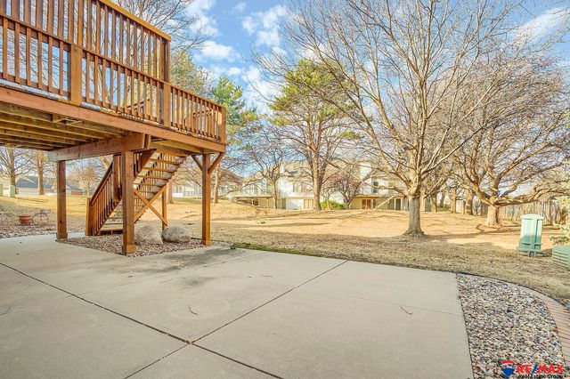 724 Villa Plaza, Papillion, NE 68046