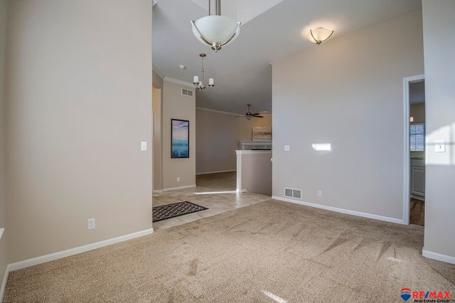 724 Villa Plaza, Papillion, NE 68046