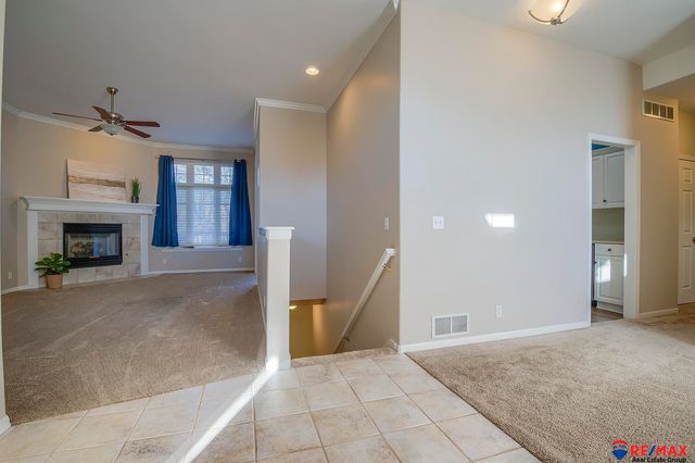 724 Villa Plaza, Papillion, NE 68046