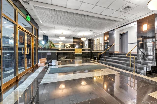 25 W Broadway 207, Long Beach, NY 11561