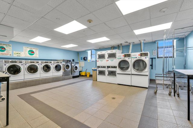 25 W Broadway 207, Long Beach, NY 11561