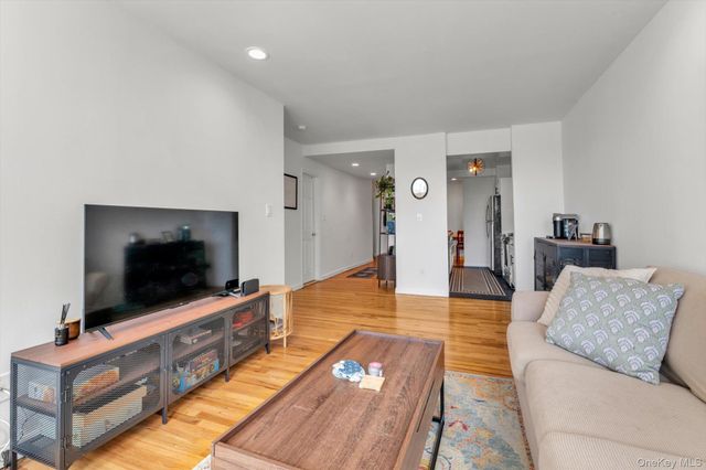 25 W Broadway 207, Long Beach, NY 11561