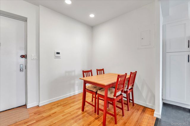 25 W Broadway 207, Long Beach, NY 11561