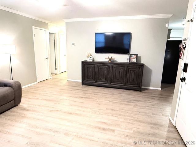 1418 N Lambert Street, Hugo, OK 74743