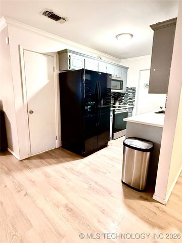 1418 N Lambert Street, Hugo, OK 74743