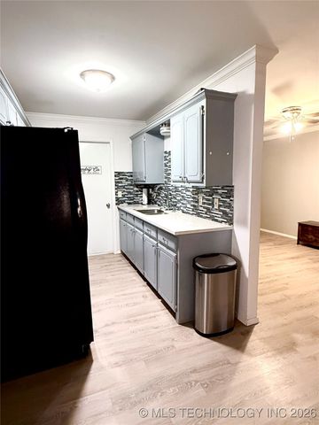 1418 N Lambert Street, Hugo, OK 74743