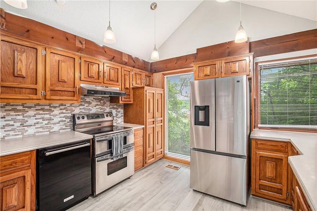13805 W 78th Terrace, Lenexa, KS 66216