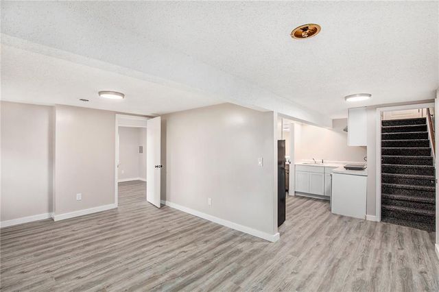 13805 W 78th Terrace, Lenexa, KS 66216