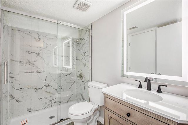 13805 W 78th Terrace, Lenexa, KS 66216
