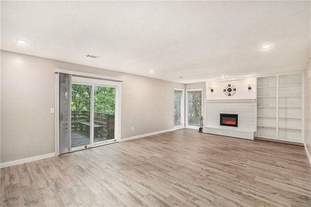 13805 W 78th Terrace, Lenexa, KS 66216
