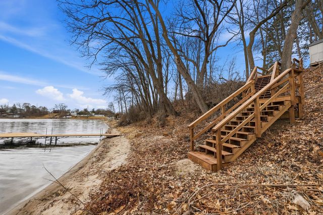 30825 Minnesota Avenue, Lindstrom, MN 55045
