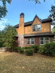 325 Bogert Avenue, Ridgewood, NJ 07450