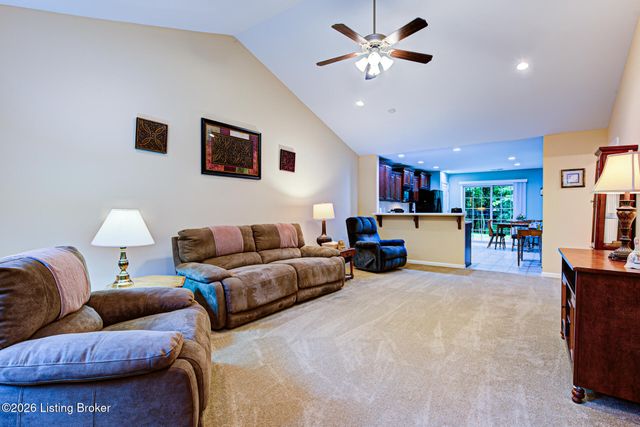 6712 Renate Rd, Louisville, KY 40291