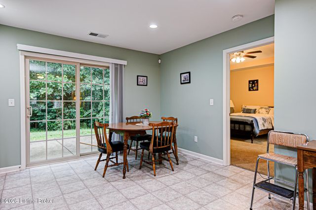 6712 Renate Rd, Louisville, KY 40291