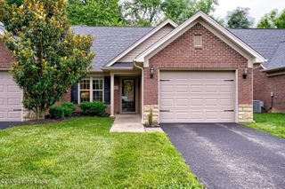 6712 Renate Rd, Louisville, KY 40291