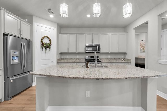 2264 LONG SPUR, Odessa, FL 33556