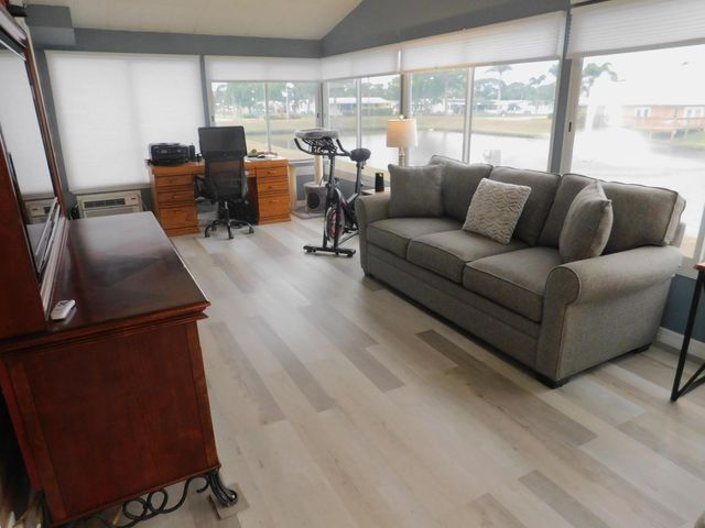 529 Hemingway Terrace 8, Fort Pierce, FL 34982