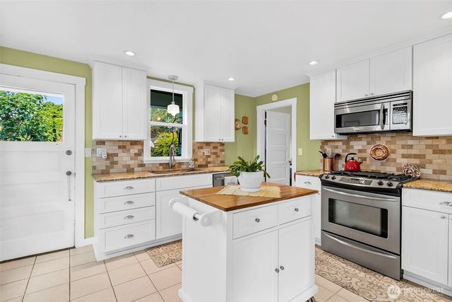 722 Alder Avenue, Sumner, WA 98390