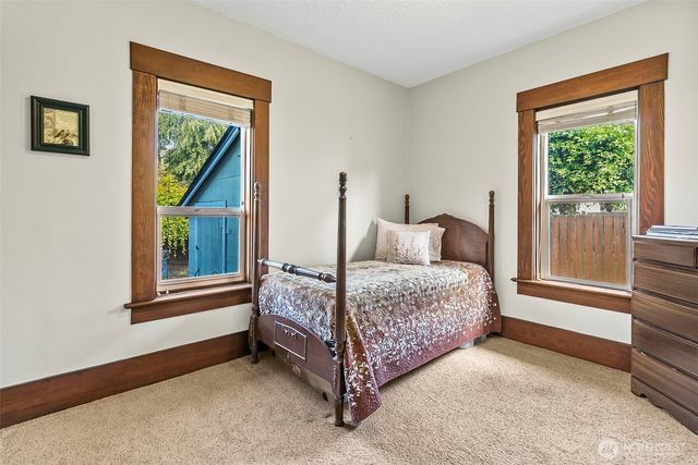 722 Alder Avenue, Sumner, WA 98390