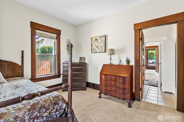 722 Alder Avenue, Sumner, WA 98390