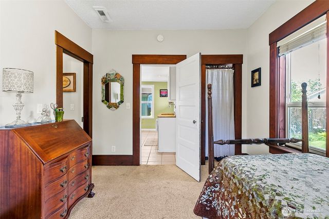 722 Alder Avenue, Sumner, WA 98390