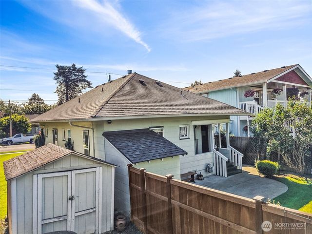 722 Alder Avenue, Sumner, WA 98390