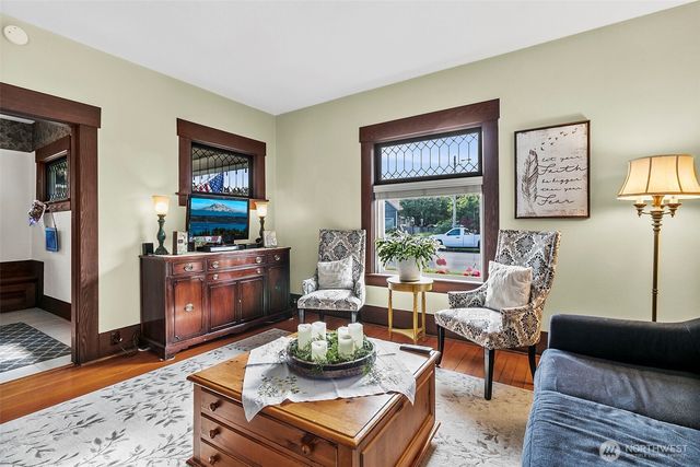 722 Alder Avenue, Sumner, WA 98390