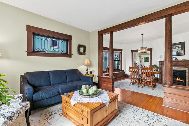 722 Alder Avenue, Sumner, WA 98390