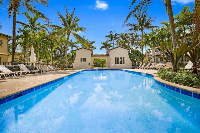 4631 Mediterranean Cir, Palm Beach Gardens, FL 33418